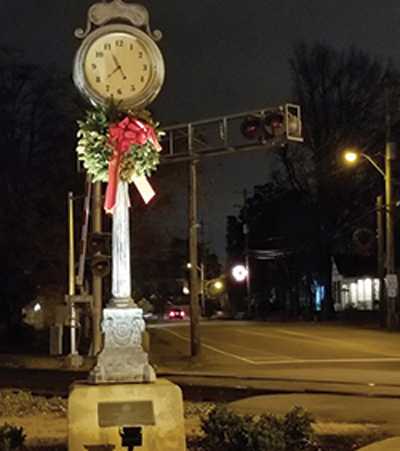 Clock at Depot decorated for Christmas