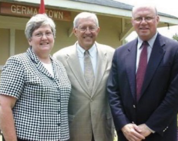 Sharon Goldsworthy, Mayor 1994-2014, Governor Don Sunquist and Andrew Pouncey, Economic & Community Development