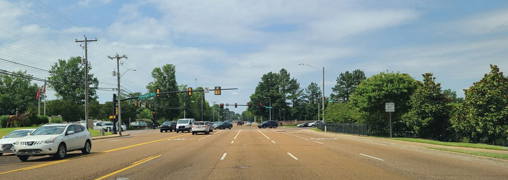Germantown Road South intersecting with Farmington Blvd. to the east (left), and West Farmington Blvd. to the west (right)